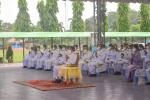 เทศบาลตำบลหนองคล้า ร่วมพิธีทำบุญตักบาตร ข้าวสารอาหารแห้ง พระ