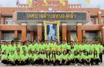 นายก ปลัด เเละพนักงานเทศบาลตำบลหนองคล้า รวมถ่ายรูปกับถ้วยกีฬ