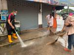 กองสาธารณสุขเเละสิ่งเเวดล้อมทำการล้างถนนสุขุมวิท หนองคล้า-ห้